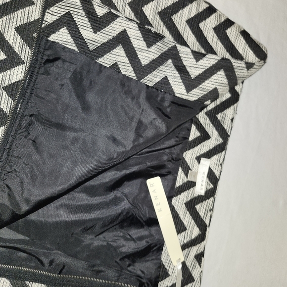 Knit chevron  black and white miniskirt - Picture 9 of 9